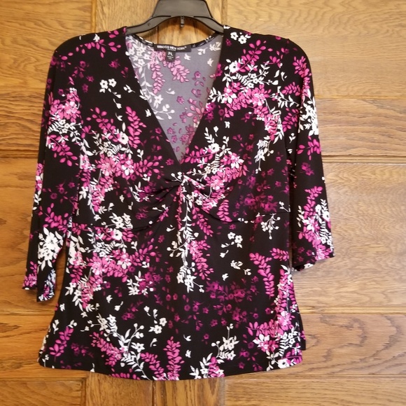 Briggs New York Tops - Briggs New York Petite Floral Print